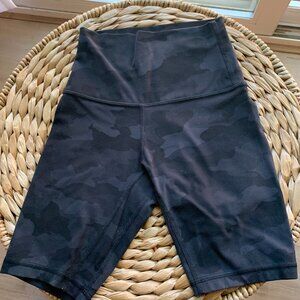 Lululemon High-Rise Short